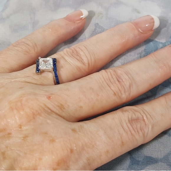 925 Sterling Silver Ring - Picture 8 of 11